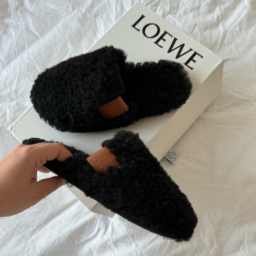 Loewe genuine shearling slippers size 6